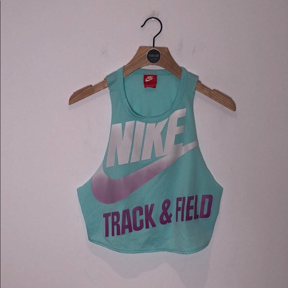 Nike top